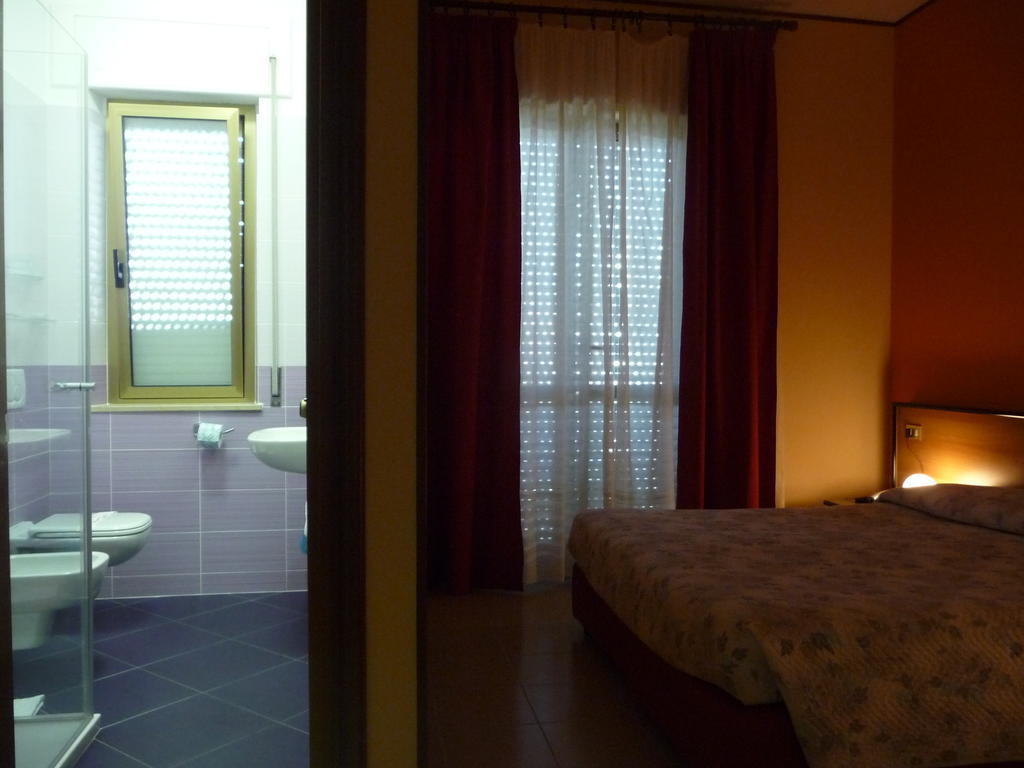 Hotel Naxos B&B Alba Adriatica Zimmer foto